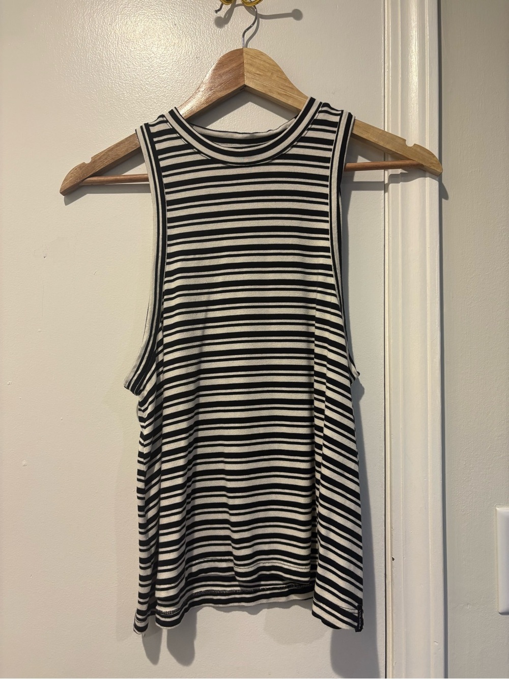 Skater Punk California Cool Volcom Black & White Striped Sleeveless Tank